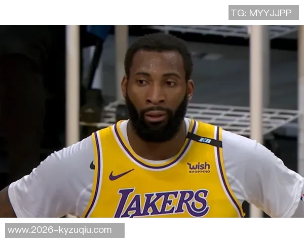 德拉蒙德底角三分出手提前庆祝却意外打铁引发全场哄笑 德拉蒙德底角三分出手提前庆祝却意外打铁引发全场哄笑